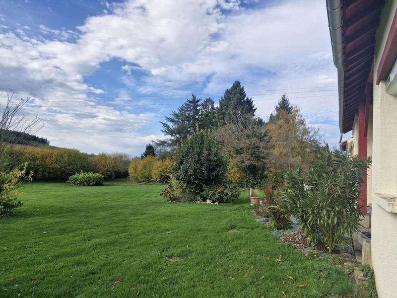 Maison traditionnelle - 220 m² - 10 pièces