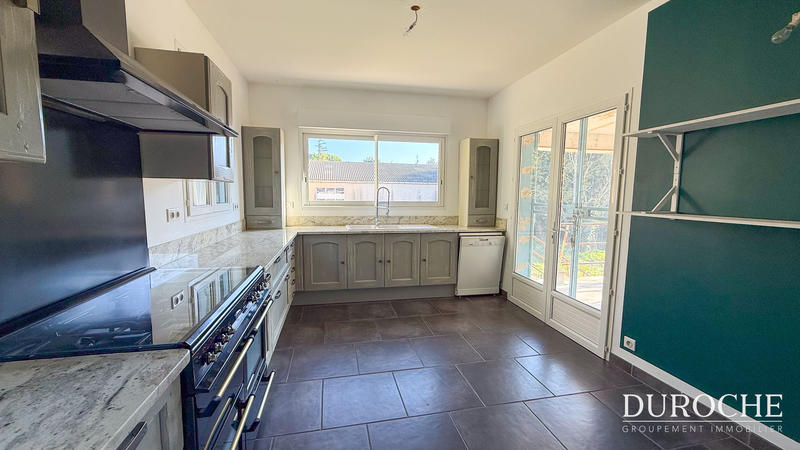 Maison - 224 m² - 7 pièces