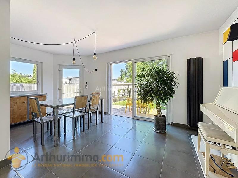 Maison - 92 m² - 5 pièces