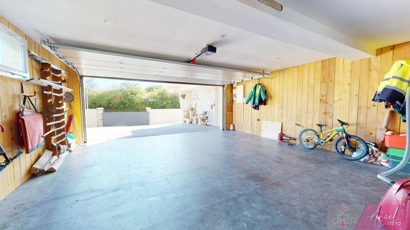 Maison - 234 m² - 10 pièces