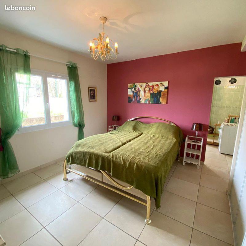 Pavillon - 235 m² - 7 pièces