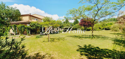 Maison - 230 m² - 8 pièces