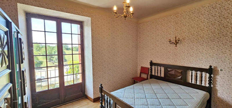 Maison - 200 m² - 6 pièces