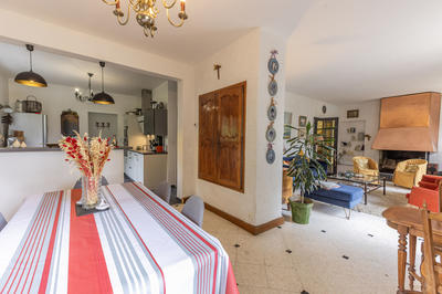 Maison - 224 m² - 9 pièces