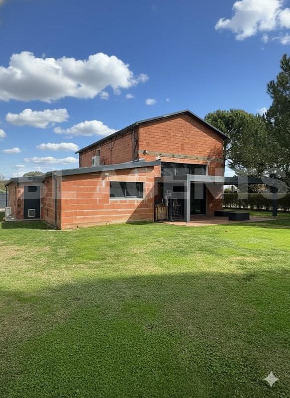 Propriété - 137 m² - 5 pièces