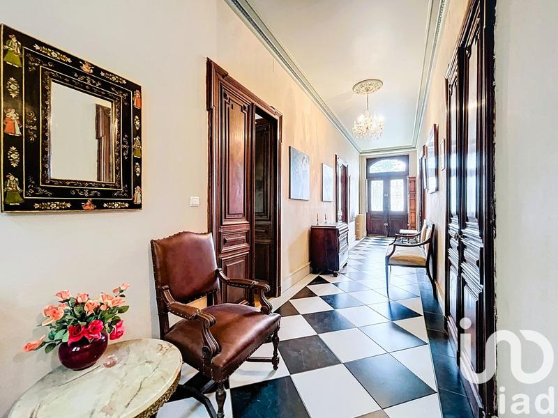 Maison - 402 m² - 12 pièces