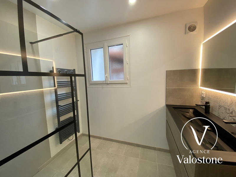 Maison - 181 m² - 8 pièces