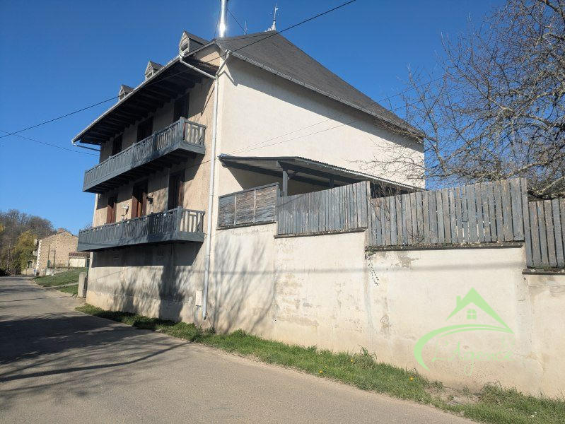 Maison ancienne - 241 m² - 7 pièces