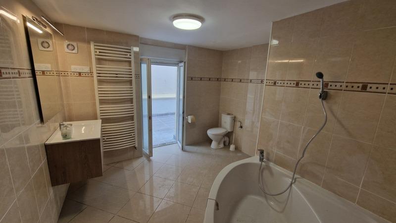 Appartement - 153 m² - 6 pièces