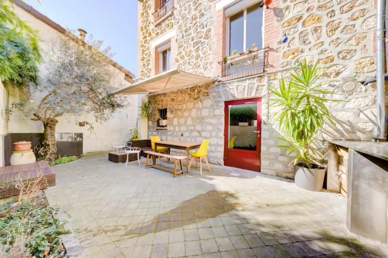 Maison - 121 m² - 6 pièces