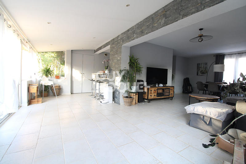 Maison - 137 m² - 7 pièces
