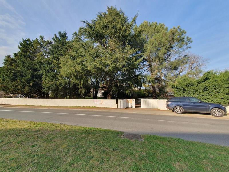 Terrain industriel - 1 491 m²