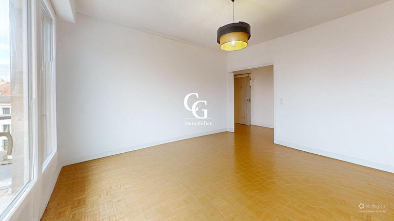 Appartement - 93 m² - 5 pièces