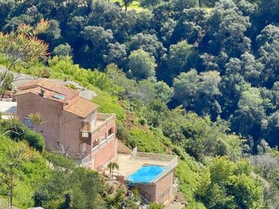 Villa - 172 m² - 6 pièces