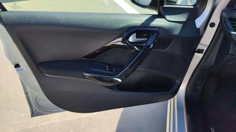 Peugeot 208 1 1.4 e-HDi 68 Bmp5 Active