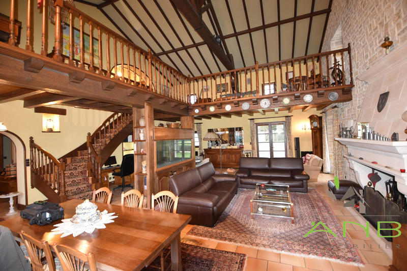 Maison - 290 m² - 5 pièces