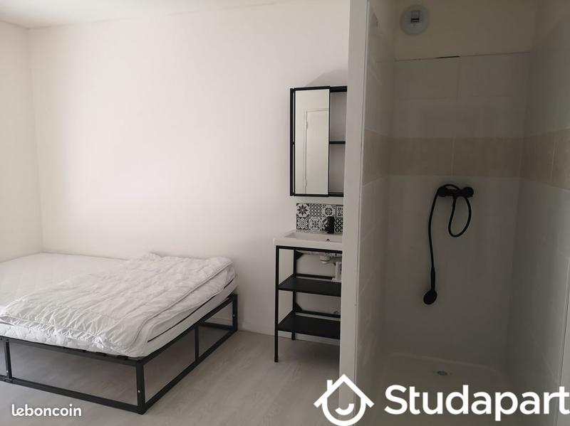 Chambre - 12 m² - 1 pièce