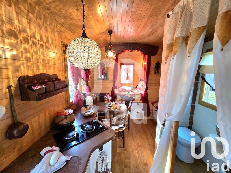 Maison - 14 650 m² - 2 pièces