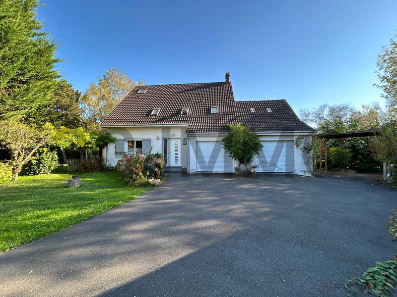 Maison - 148 m² - 7 pièces