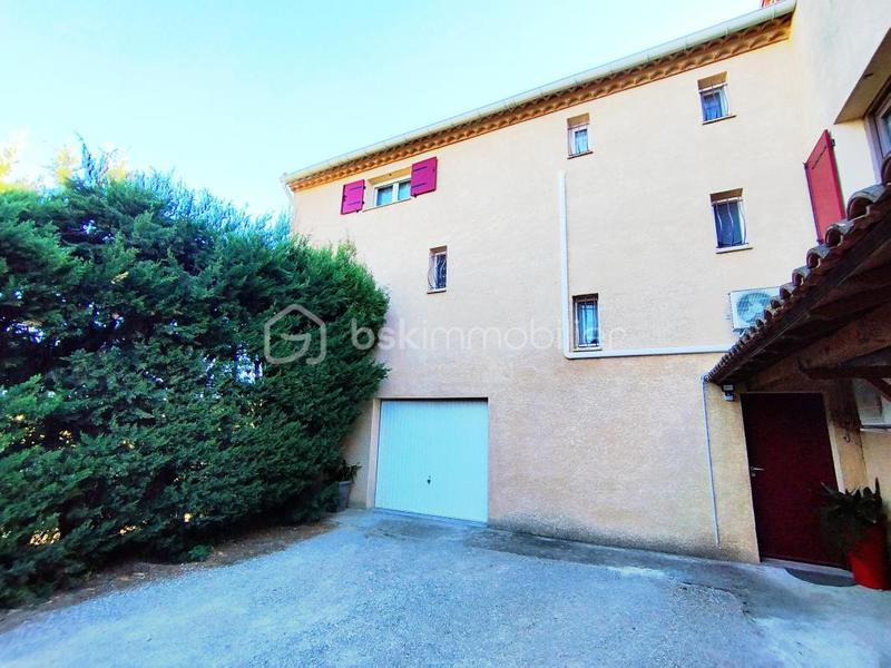 Demeure - 208 m² - 10 pièces