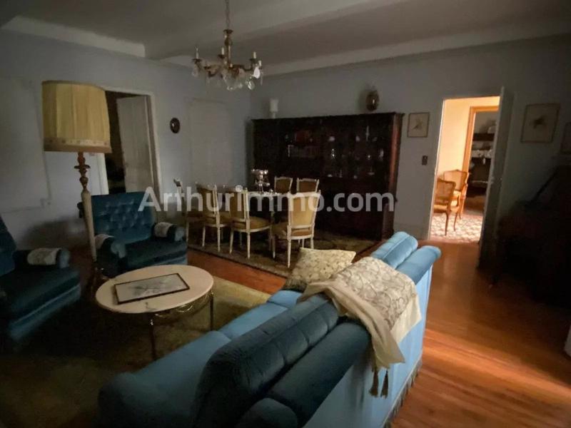 Maison - 400 m² - 12 pièces