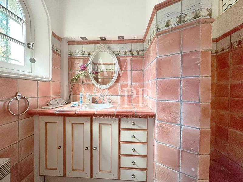 Villa - 240 m² - 7 pièces