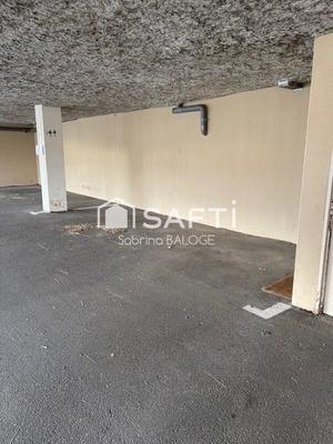 Parking - 13 m²