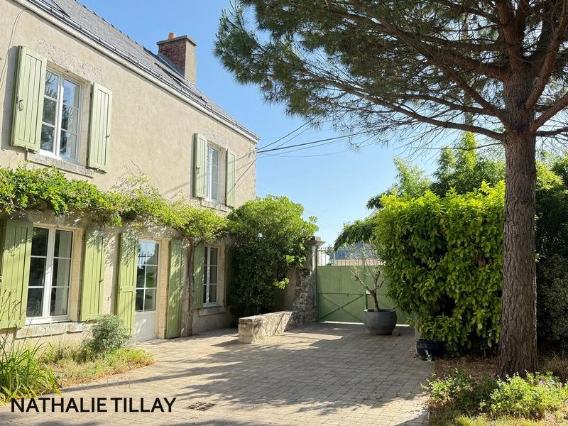 Maison - 380 m² - 11 pièces