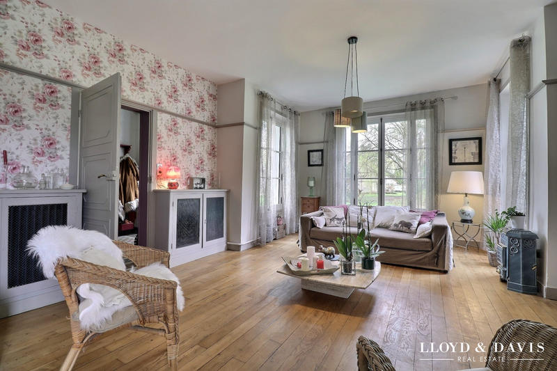 Maison - 455 m² - 13 pièces