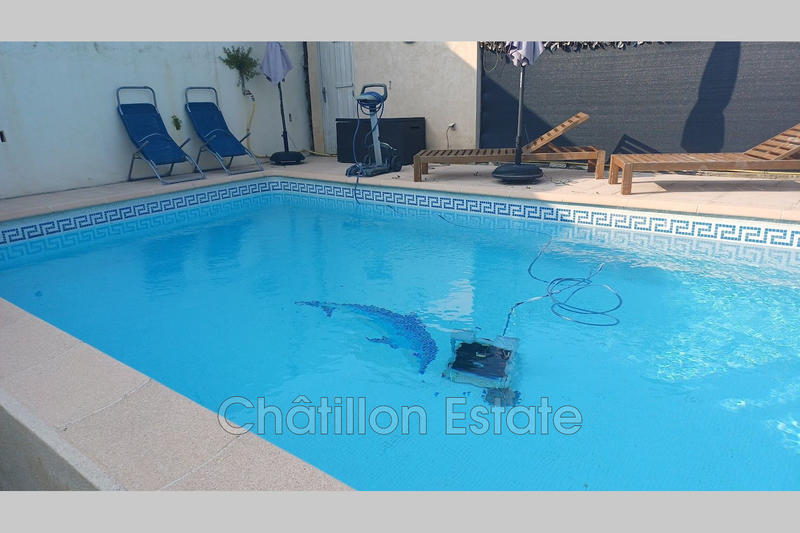 Maison - 280 m² - 10 pièces