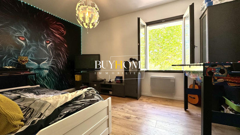 Maison - 240 m² - 7 pièces