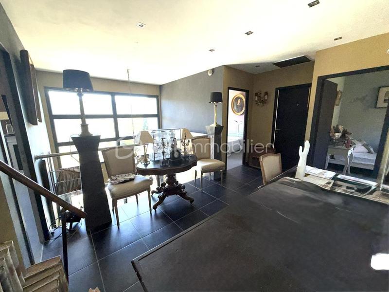 Villa - 182 m² - 6 pièces