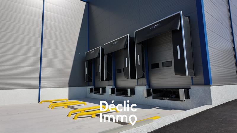 Entrepôt - 2 400 m²