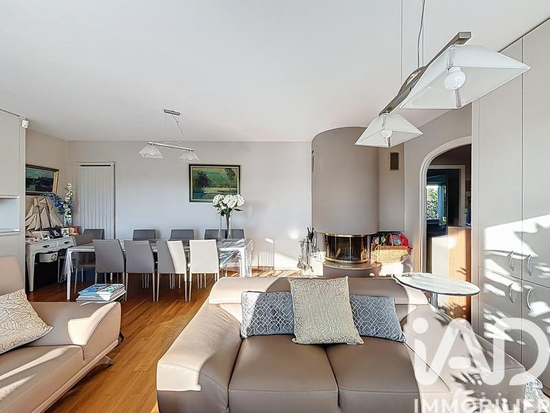 Maison - 282 m² - 8 pièces