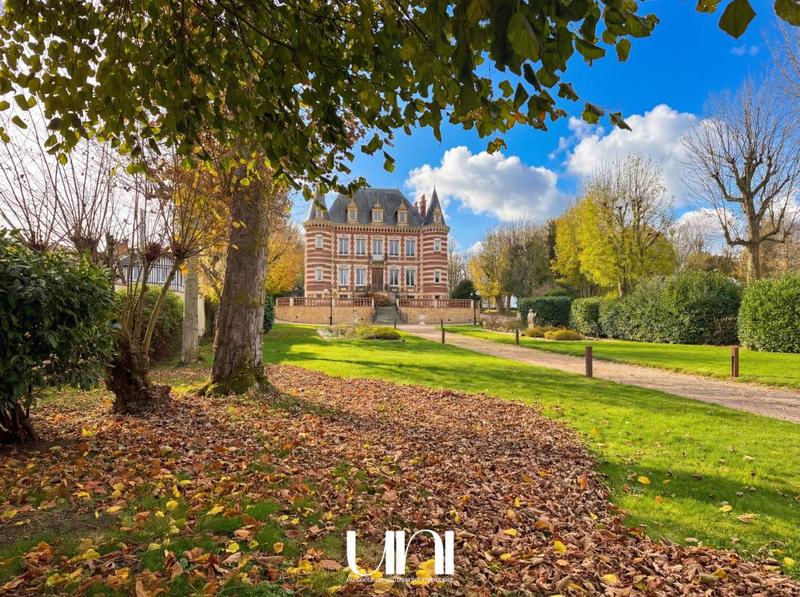 Château - 700 m² - 19 pièces