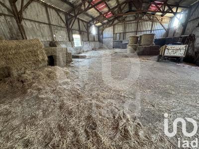 Maison - 489 m² - 1 pièce