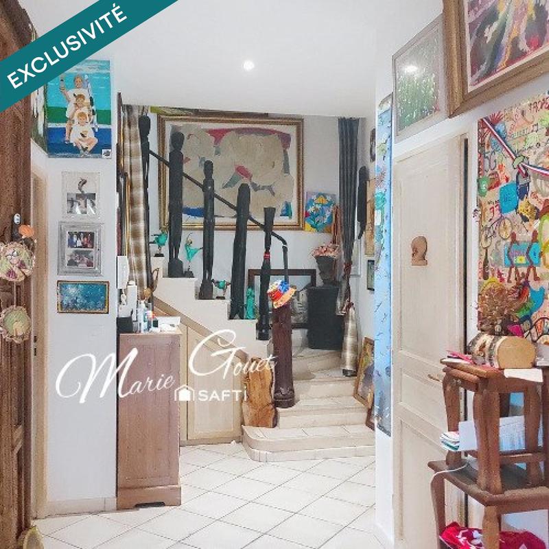 Maison - 237 m² - 8 pièces