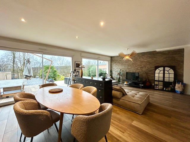 Maison - 167 m² - 7 pièces