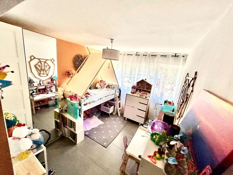 Appartement - 90 m² - 4 pièces