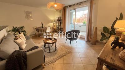 Appartement - 94 m² - 4 pièces