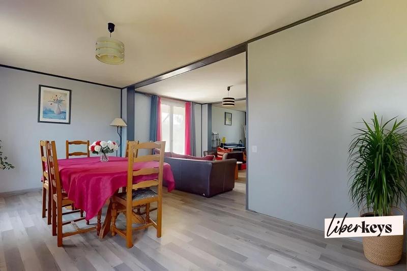 Maison - 149 m² - 8 pièces