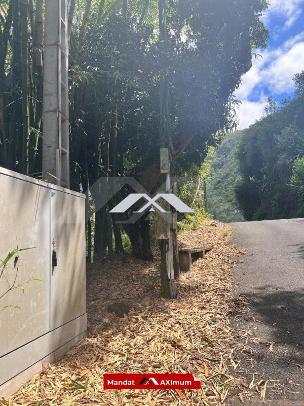 Terrain constructible - 734 m²