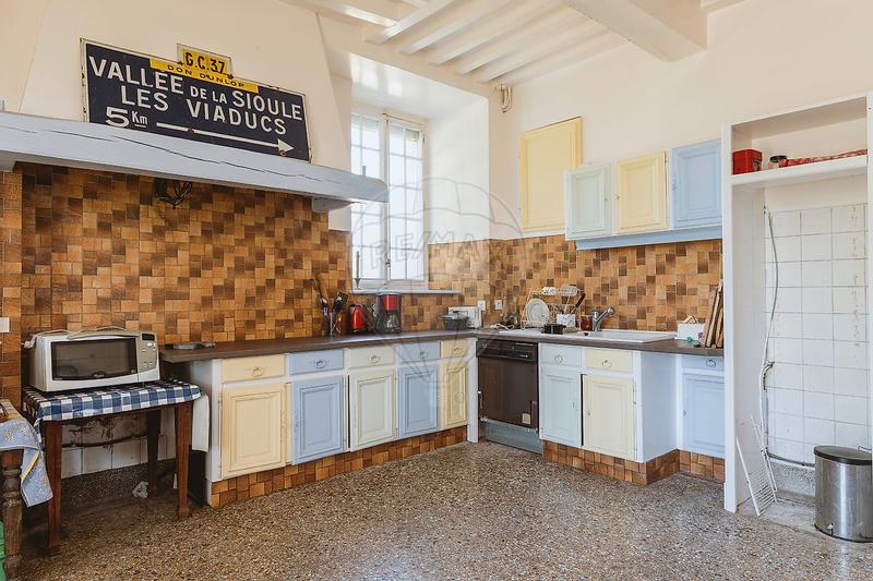 Propriété - 300 m² - 10 pièces