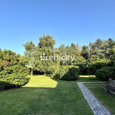 Maison - 410 m² - 12 pièces