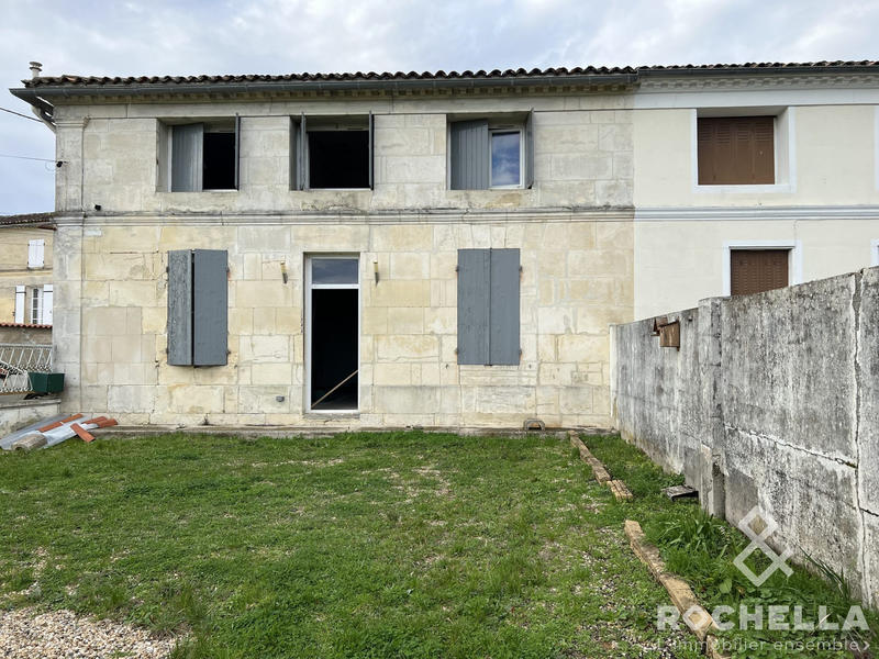 Maison ancienne - 212 m² - 9 pièces