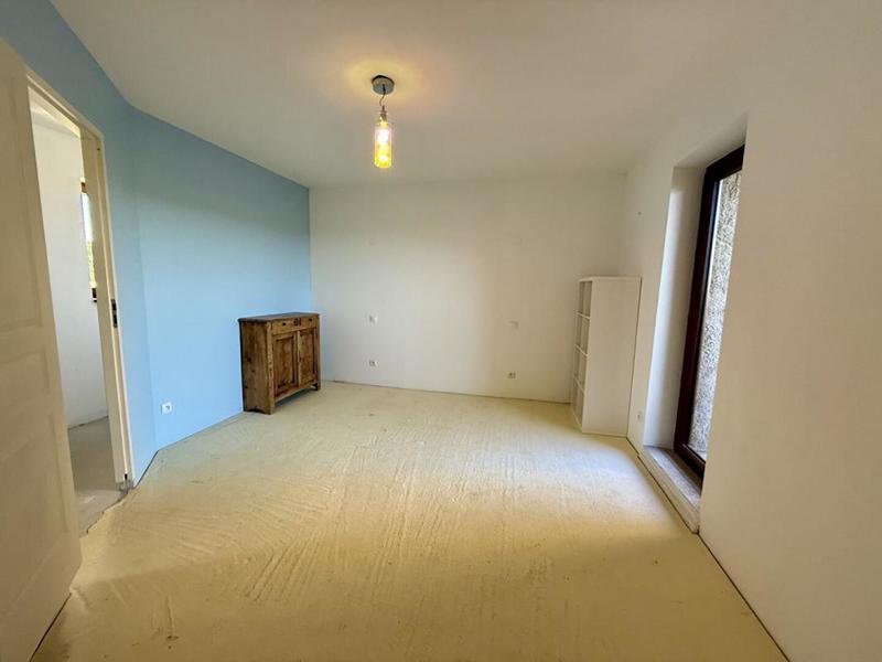 Maison - 330 m² - 8 pièces