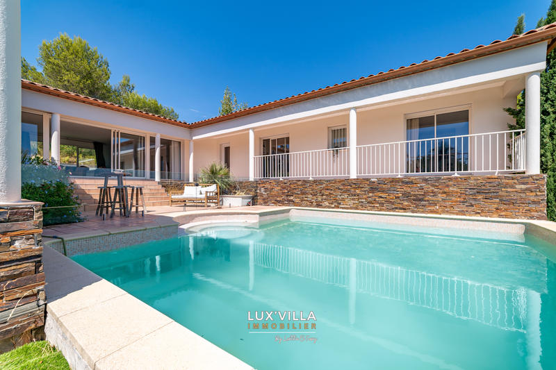 Maison - 180 m² - 7 pièces