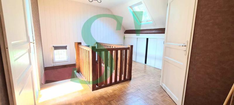 Maison - 233 m² - 7 pièces