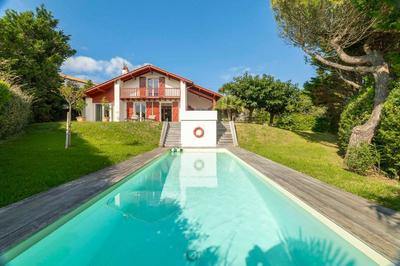 Villa - 180 m² - 6 pièces