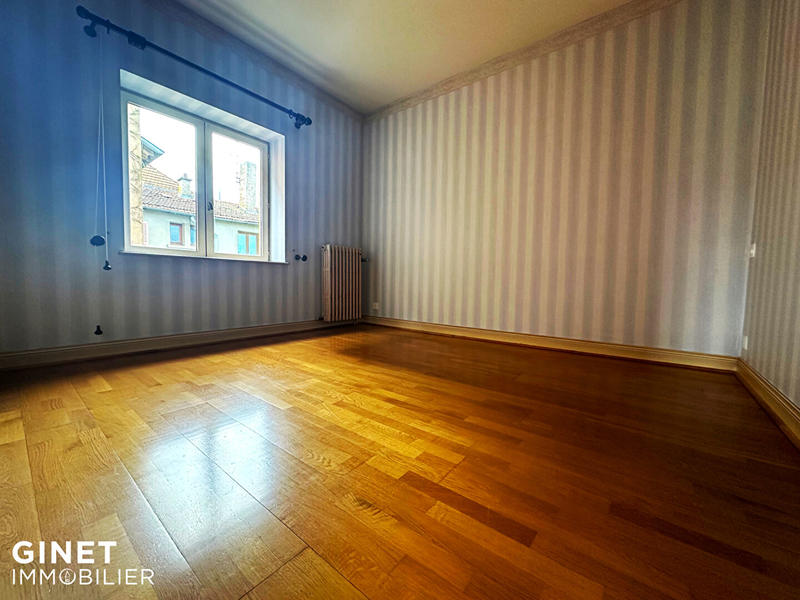 Maison - 217 m² - 7 pièces